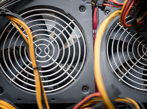 Ventilationer som årsag til støj på pc Ventilatorer på computere eller pc'er er ofte årsagen til støj. Støjværn giver ro.